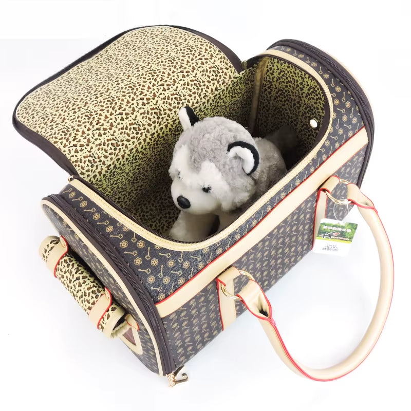 Luxury Bag for Cats Portable Folding Carrying Travel Carry Breathable Outdoor Pet Dog Puppies Small Animals Handbags Supplies